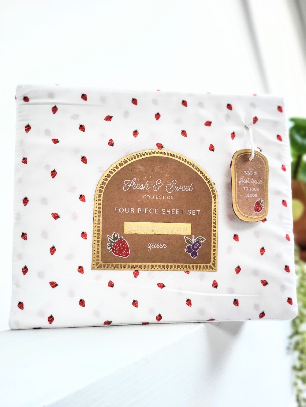 Fresh & Sweet Collection Queen Sheet Set Coquette Cottage Strawberry RED/ WHITE
